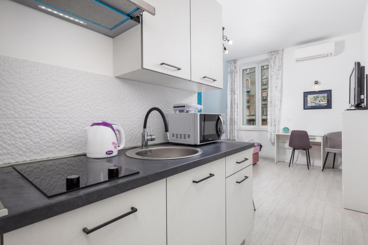 Studio Apartments Fran'S Rijeka Extérieur photo