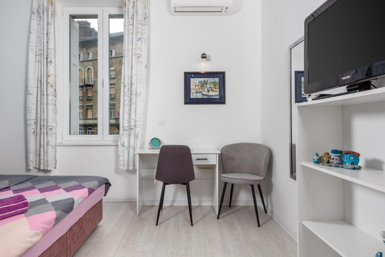 Studio Apartments Fran'S Rijeka Extérieur photo